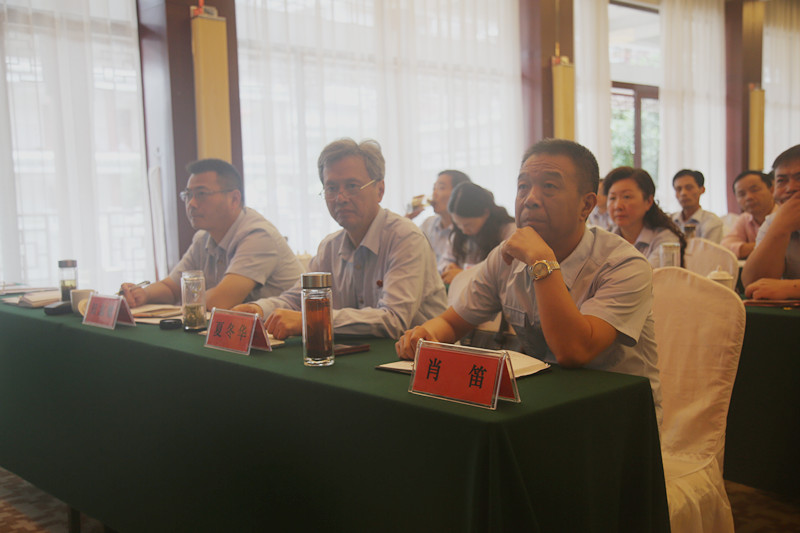 黄冈市中院党组书记、院长肖笛听课.jpg